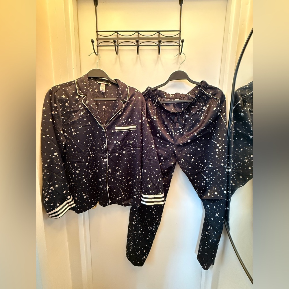 BNWOT Victorias Secret Satin Pajama Set Size small